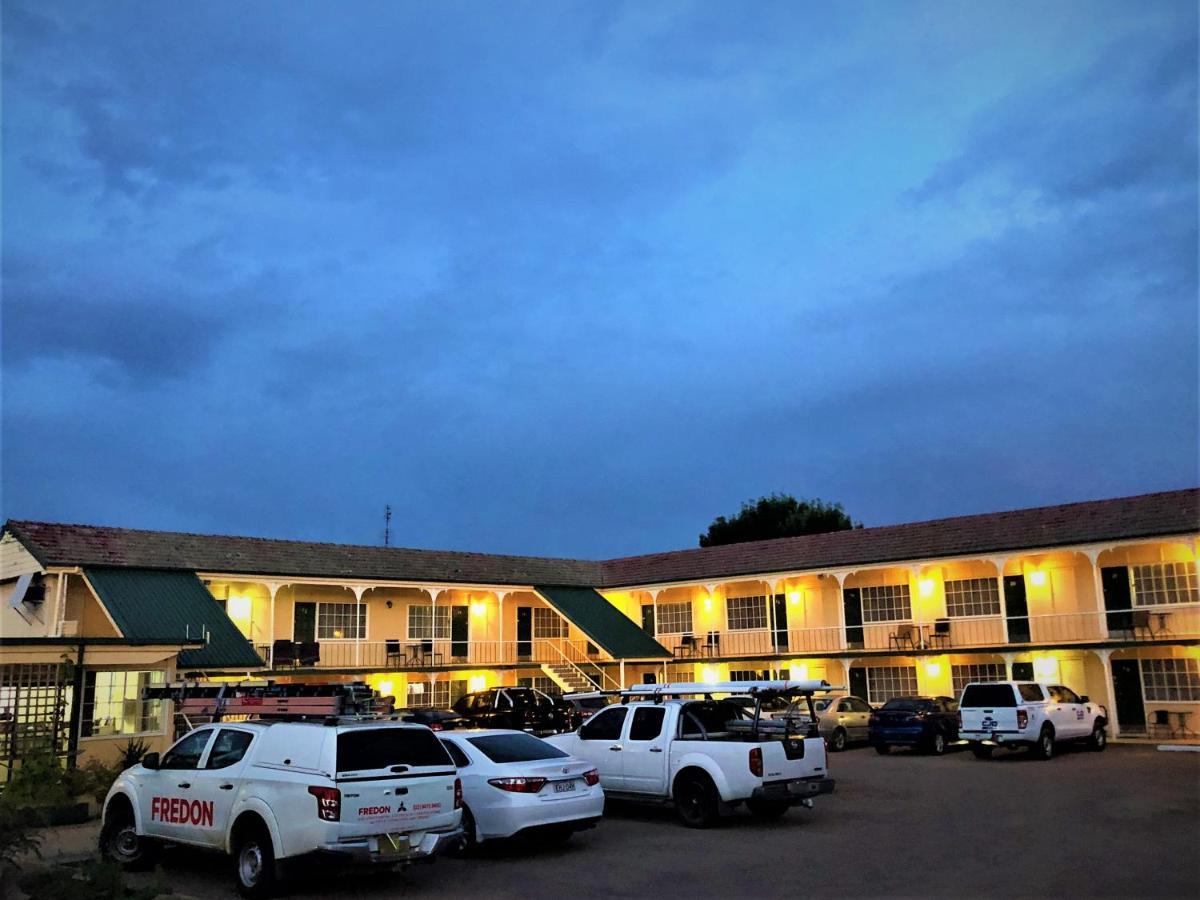 كوتاموندرا Bradman Motor Inn المظهر الخارجي الصورة